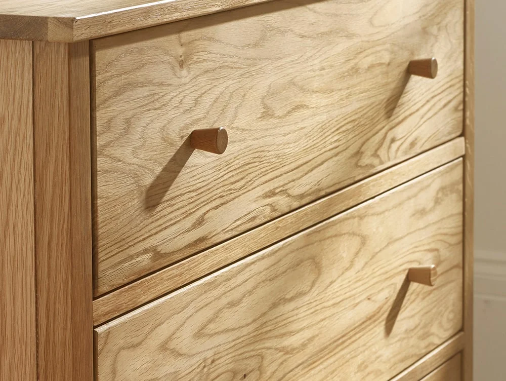 Julian Bowen Julian Bowen Coxmoor Oak 3 Drawer Chest of Drawers